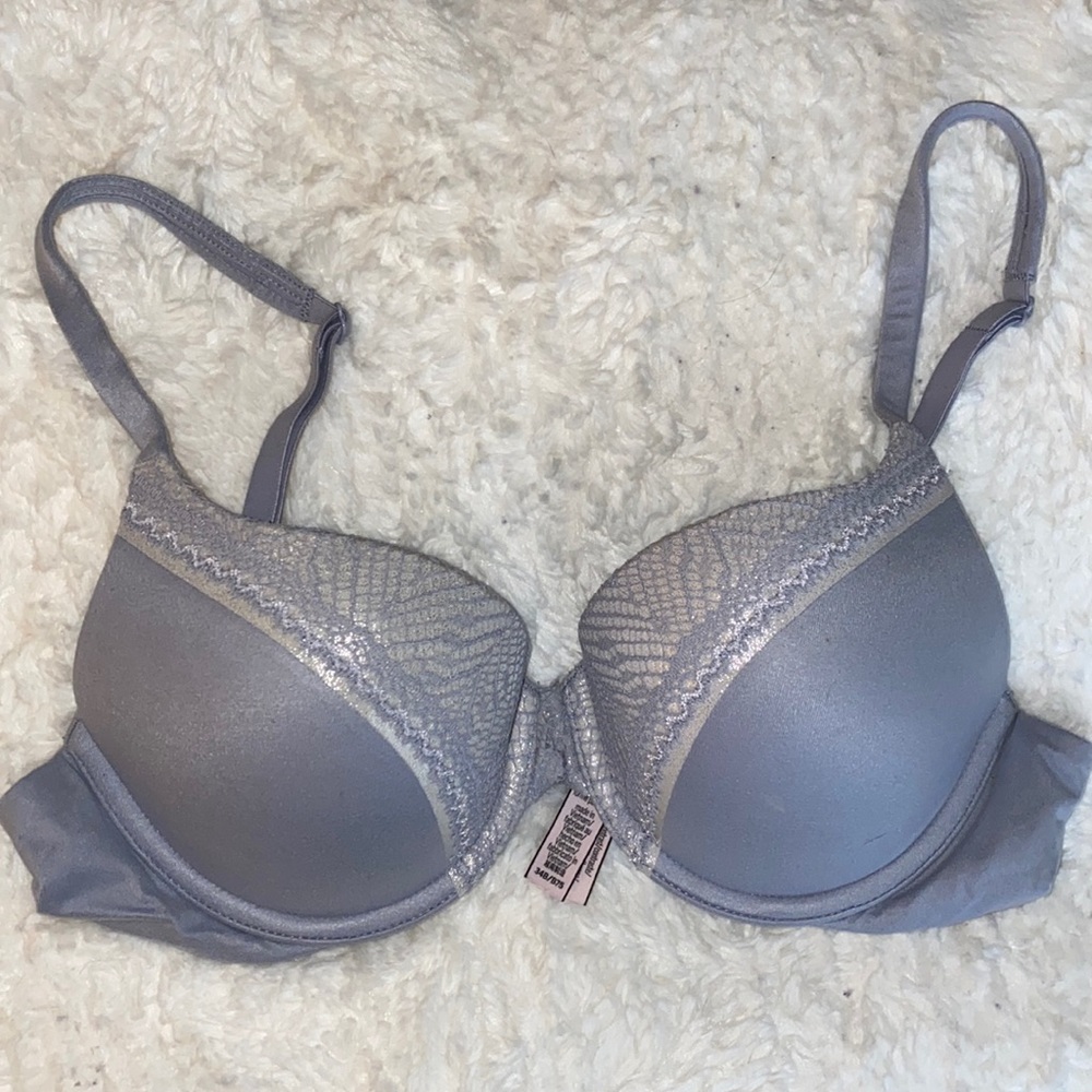 Victoria’s Secret, 34B
